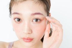 ねぇ騙されたと思ってムラサキ眉にしてみて？絶対に女の子を可愛くしてくれるから！