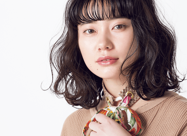 親しみやすさ No.1 ♡ おしゃれも手に入れたい、欲張りさん向けミディヘアはコレだ！