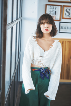 思わず追いかけたくなる 小悪魔な魅力の暗髪ボブ８選