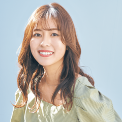 【ミディアム】髪のツヤとまとまりが両立！　まろみカラーの美人セミ