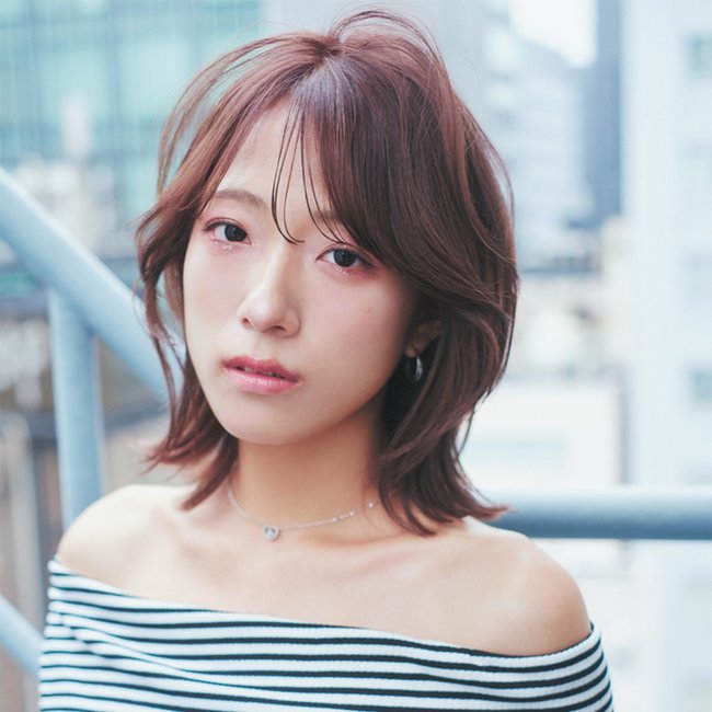 【ミディアム】束感を重ねてつくるふんわり柔らかなボリューム感が絶妙
