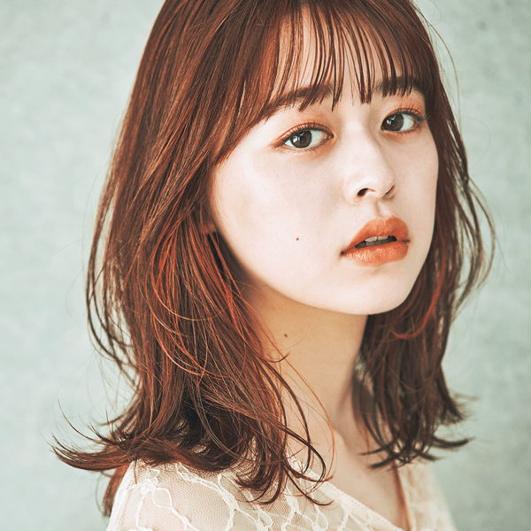 ミディアム ストレート 前髪あり オレンジの髪型 ヘアスタイル Ar アール Web ヘアカタログ
