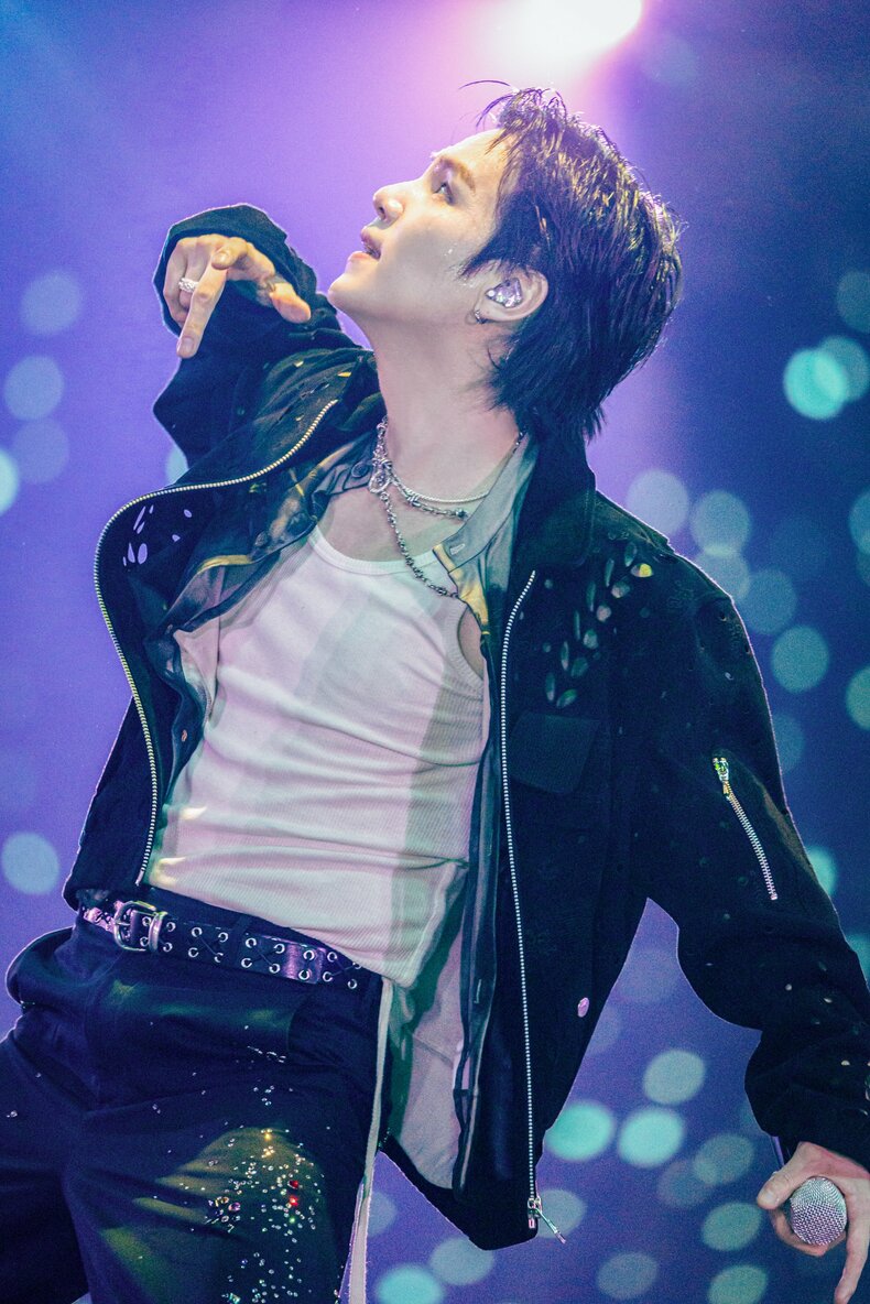 SUGA　(P)&(C)BIGHIT MUSIC