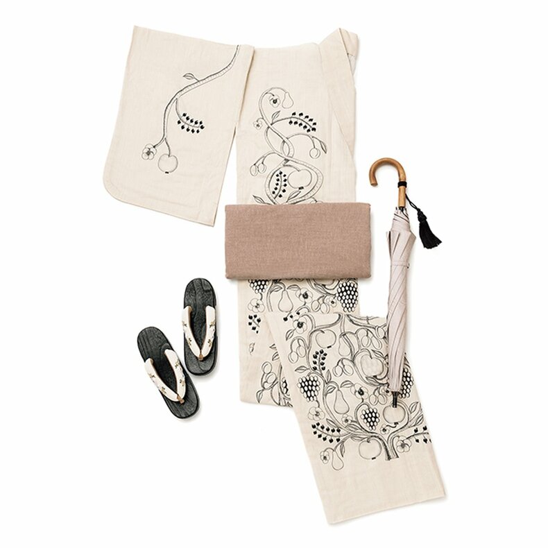 ITEM：utatane×Kuovi　浴衣と日傘　PRICE：￥39,999（浴衣3点セット）￥6,999（日傘）