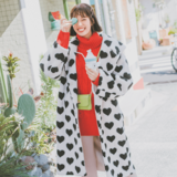 苦しくってギブアップとか絶対いや！　女の子が大好きな「食べ歩き」対策コーデはゆるくが鉄則