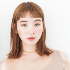 ストレートヘア＝清楚って思ってない？  ＋トレンドカラーで叶うおしゃモテ髪