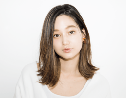 「派手なのはイヤだけど無難なのはもっとイヤ!」 そんな大人女子はアレを仕込んだロブヘアがテキメン♡