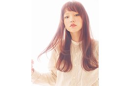 今どきストレートは毛先のちょい巻きでナチュラルな可愛さを！