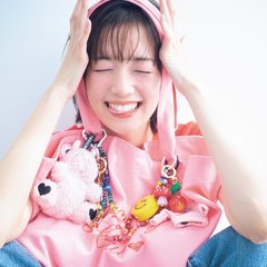 「パソコンも資料もトートバッグにお任せ♡」トレンドのチャームをつけて春の装いをアップデート【新作トートバッグ】5選