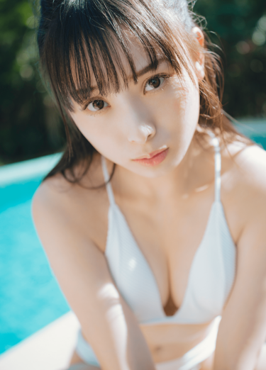 限定オフショットあり】NMB48梅山恋和、初写真集で初水着解禁♡ あどけない色っぽさを披露 | arweb（アールウェブ）