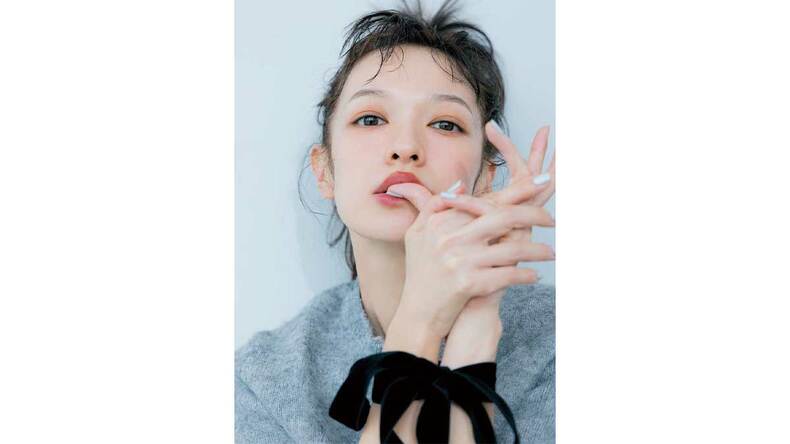 「使う人を選ばない万能カラー」レジェンドヘアメイクが認めた♡どっきゅんおめめになれる【最強アイシャドウ】BEST5