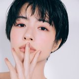 佐久間由衣、圧倒的色っぽさ♡  女性誌arで大人のピンクメイク披露