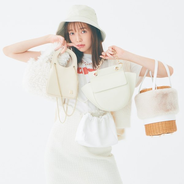 「全身白コーデは難しいけどこれなら簡単♡」まずは小物から【白小物アイテム13選】