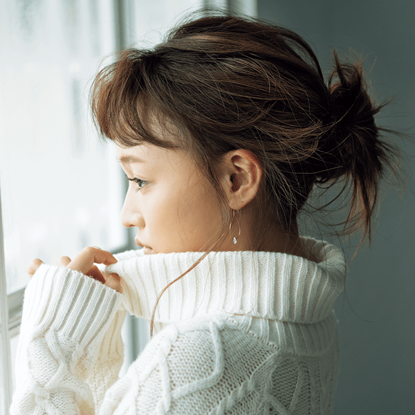 あえて隙を作るあざとめアレンジ♡　タートル×ゆるシニヨンが男ゴコロに刺さる