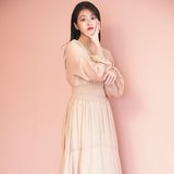 今田美桜、”大人な”ワンピの着こなしを披露。「今季は、丈が長くてとろみ生地のワンピを狙ってます。」ワンピースをおしゃれに着こなすコツは？