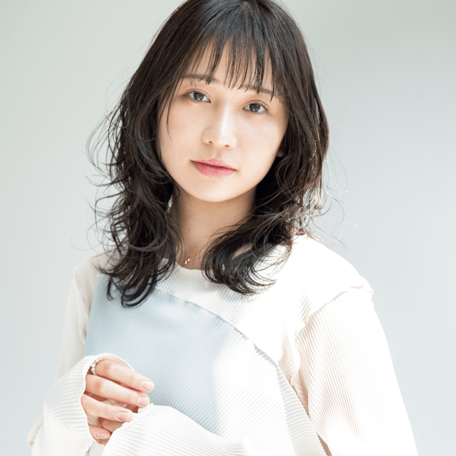 【ミディアム】大人のレイヤーウルフでモテ・愛されをひとり占め♡