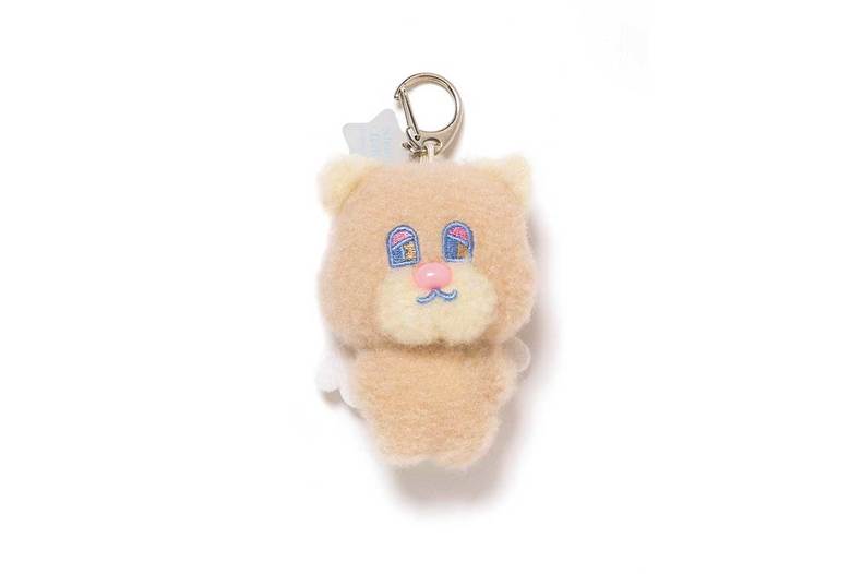 チャーム￥2,860／ネオンムーン（ショールーム シャルメール）