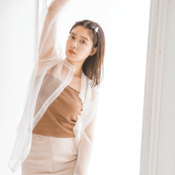 【Q.白Tで下着が透けちゃうのはどうしたらいい？】薄着な夏のインナー問題すべて解決します。