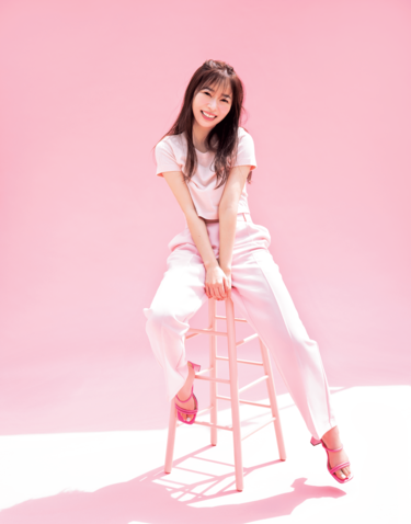 指原莉乃 「久しぶりに一目惚れ」この夏はカラーアイテムに夢中♡ 可愛