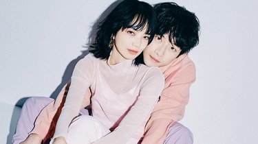 小松菜奈 坂口健太郎 映画 余命10年 で共演した2人がピンクを着こなす 甘いだけじゃない アイコニックな世界観にうっとり Arweb アールウェブ