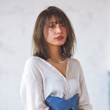 上品なツヤとゆるさを備える もはや敵ナシなお色気ミディ