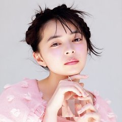 「まさかこれがアクセになるんだ…！」大粒ラメシャドウはジュエリー感覚でONするのがキモ♡