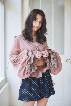 ラフなゆるロングは 顔まわりの揺れ感で 色気も小顔もGET