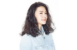 ソバージュヘアならエッジィに決まる！